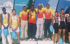 Niort 2004 - Le 4x100m cadet en or (Cédrick Raymond / Jérémy Sigère / Dimitri Bascou / Kevin Catol)